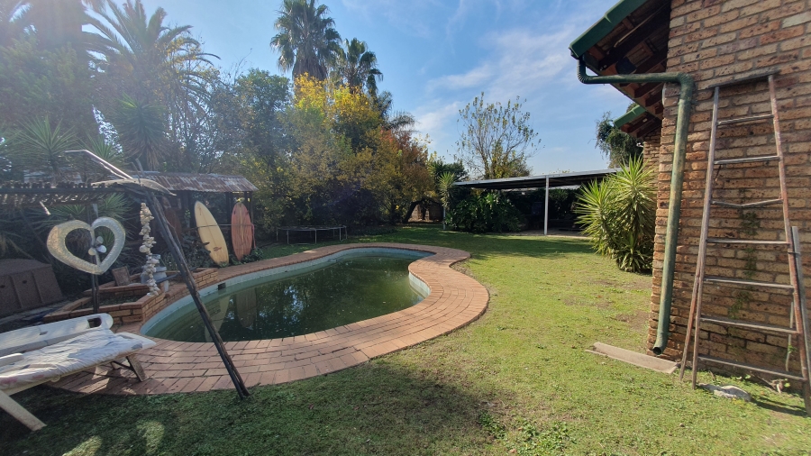 3 Bedroom Property for Sale in Raceview Gauteng