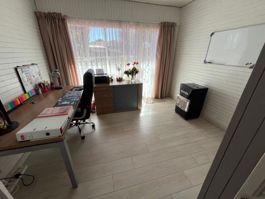 3 Bedroom Property for Sale in Verwoerdpark Gauteng