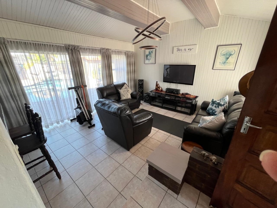 3 Bedroom Property for Sale in Verwoerdpark Gauteng
