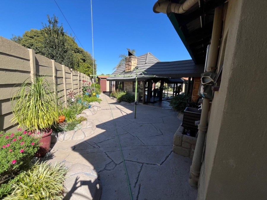 3 Bedroom Property for Sale in Verwoerdpark Gauteng
