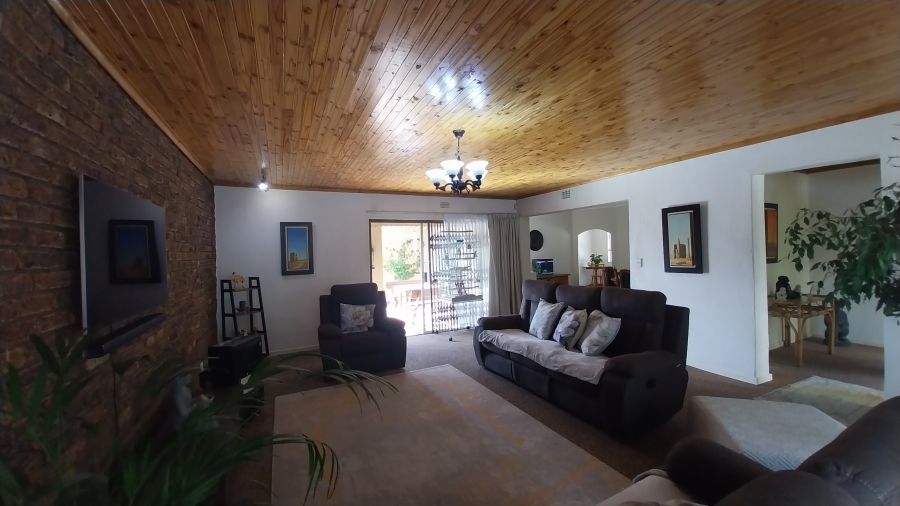 3 Bedroom Property for Sale in Brackendowns Gauteng