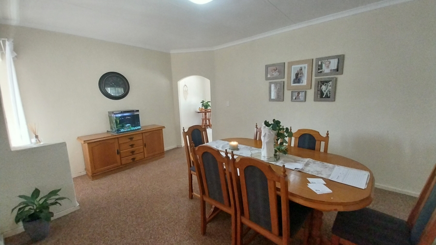 3 Bedroom Property for Sale in Brackendowns Gauteng