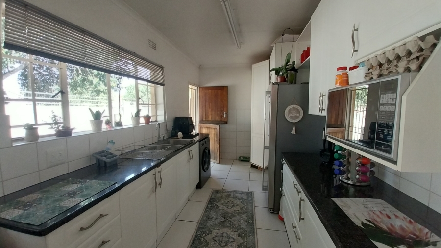 3 Bedroom Property for Sale in Brackendowns Gauteng