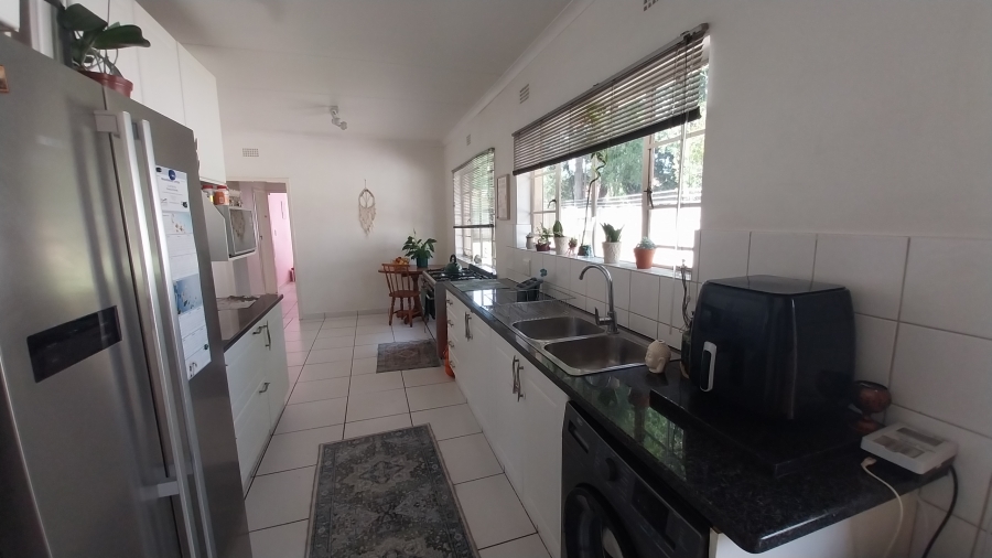 3 Bedroom Property for Sale in Brackendowns Gauteng
