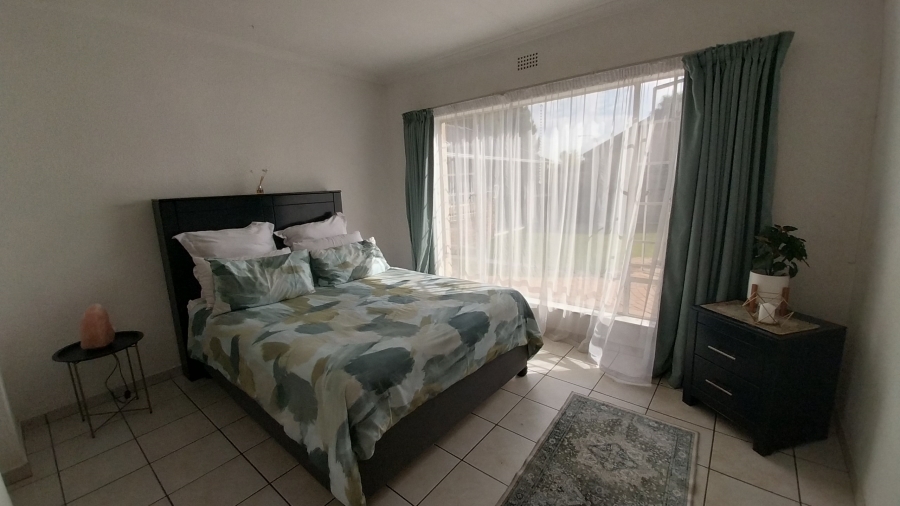 3 Bedroom Property for Sale in Brackendowns Gauteng