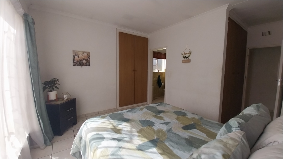 3 Bedroom Property for Sale in Brackendowns Gauteng