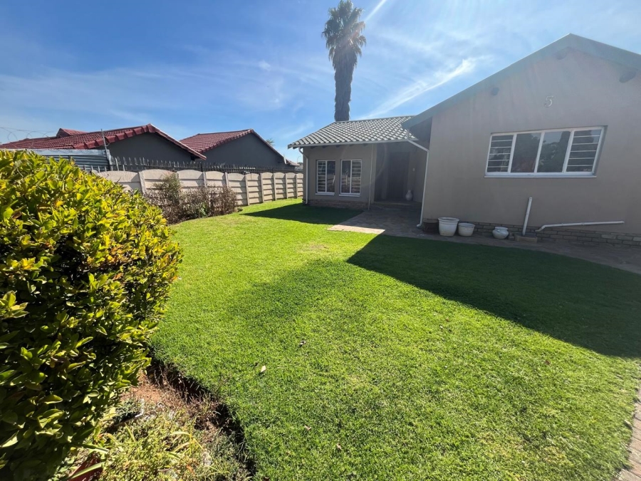 4 Bedroom Property for Sale in Verwoerdpark Gauteng