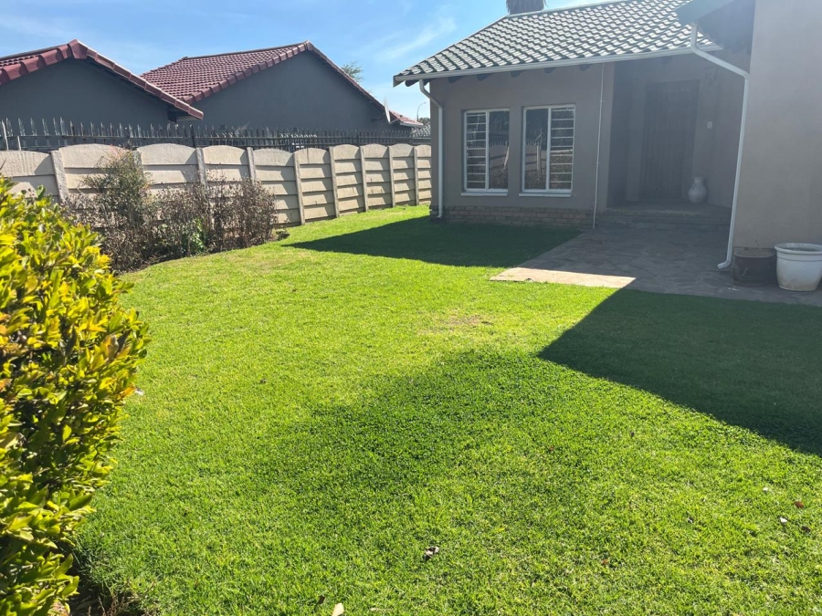 4 Bedroom Property for Sale in Verwoerdpark Gauteng