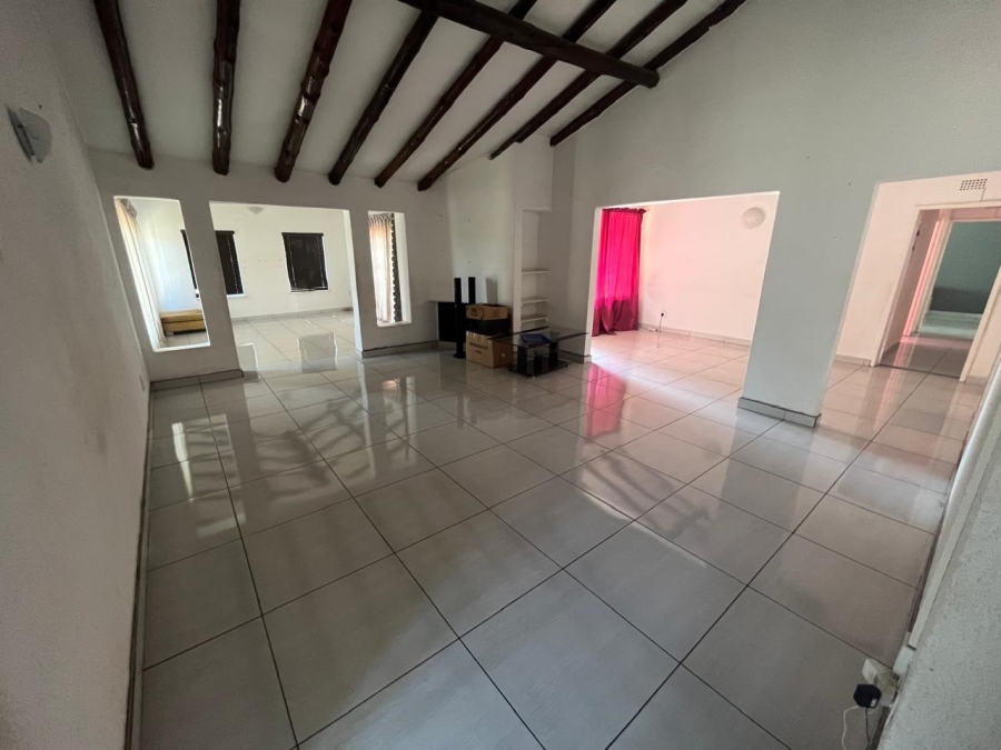 4 Bedroom Property for Sale in Verwoerdpark Gauteng