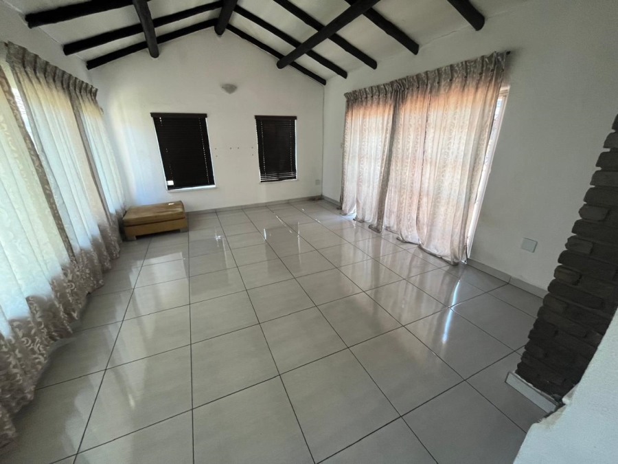 4 Bedroom Property for Sale in Verwoerdpark Gauteng