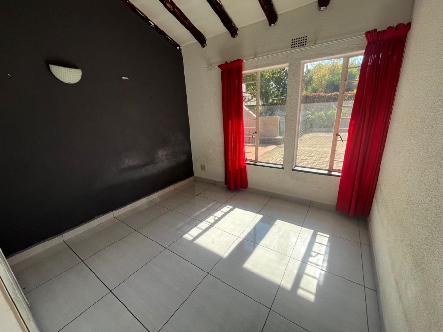 4 Bedroom Property for Sale in Verwoerdpark Gauteng
