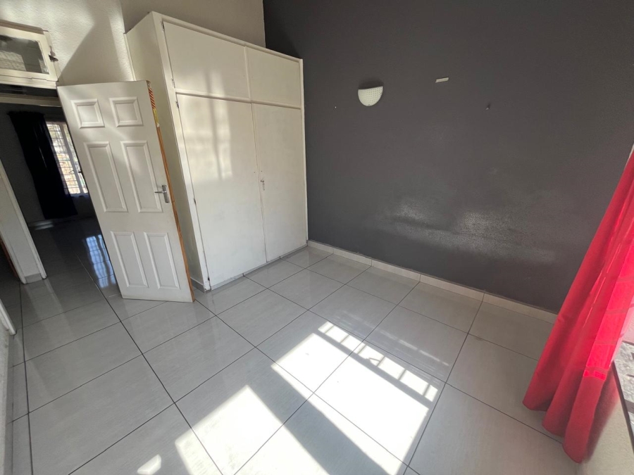 4 Bedroom Property for Sale in Verwoerdpark Gauteng