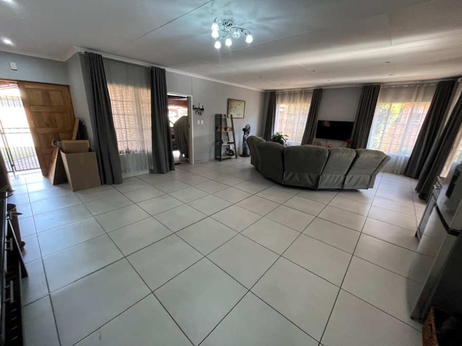 3 Bedroom Property for Sale in New Market Gauteng