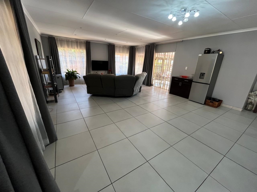 3 Bedroom Property for Sale in New Market Gauteng