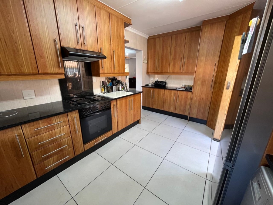 3 Bedroom Property for Sale in New Market Gauteng