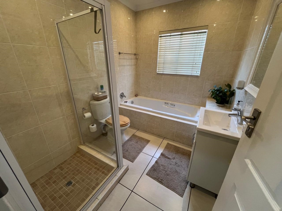 3 Bedroom Property for Sale in New Market Gauteng