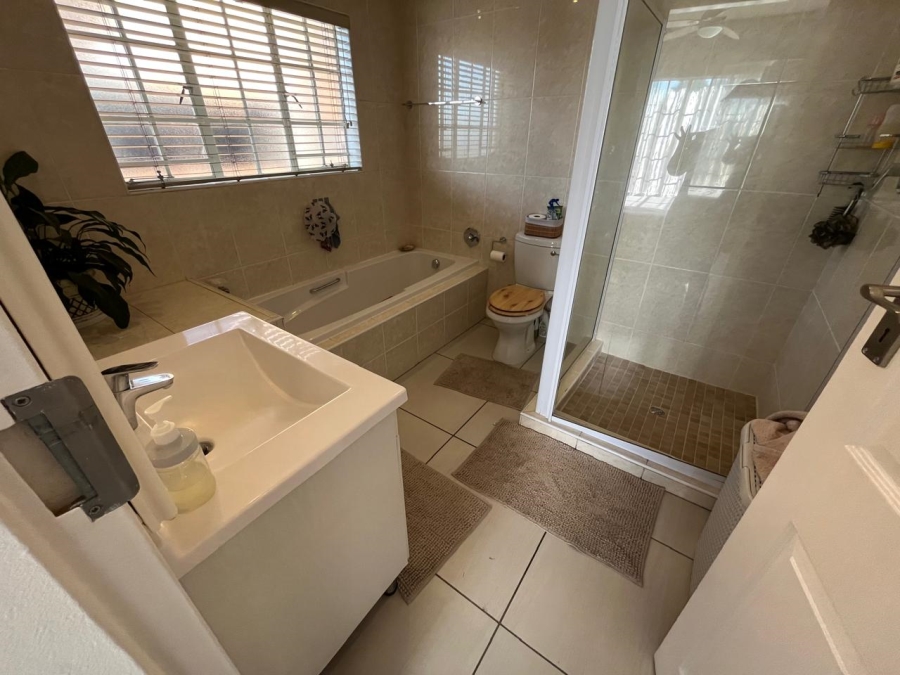 3 Bedroom Property for Sale in New Market Gauteng