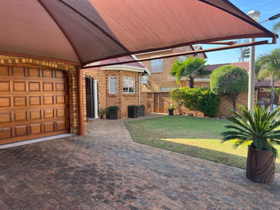 3 Bedroom Property for Sale in New Market Gauteng