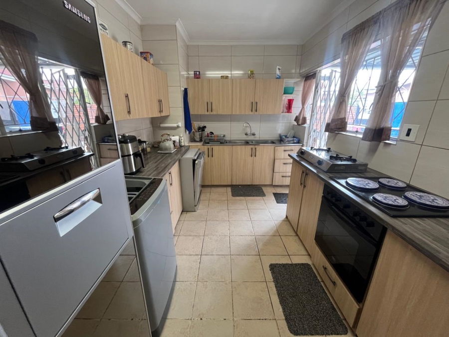 3 Bedroom Property for Sale in Brackendowns Gauteng