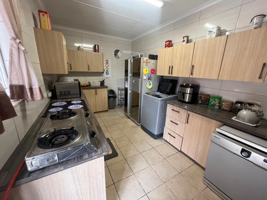 3 Bedroom Property for Sale in Brackendowns Gauteng