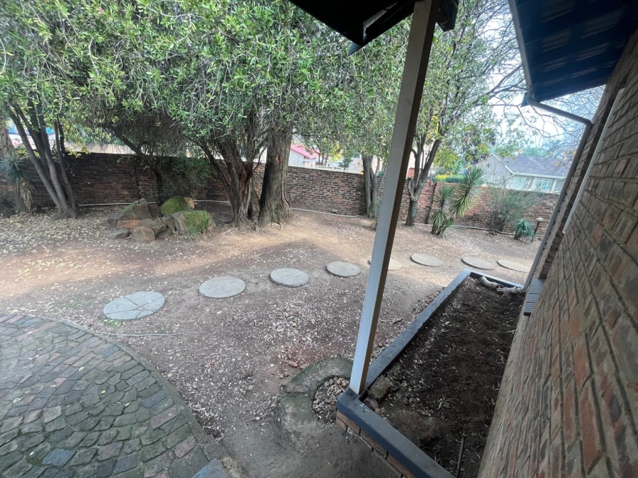 3 Bedroom Property for Sale in Brackendowns Gauteng
