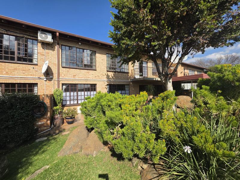 3 Bedroom Property for Sale in New Redruth Gauteng