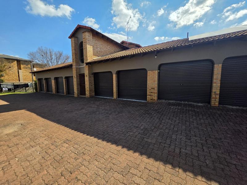 3 Bedroom Property for Sale in New Redruth Gauteng