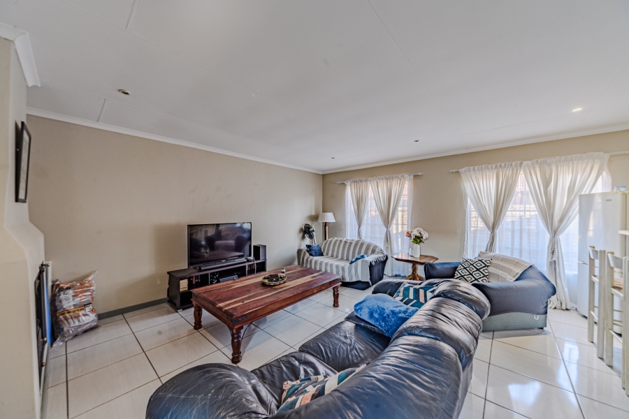 2 Bedroom Property for Sale in Elardus Park Gauteng
