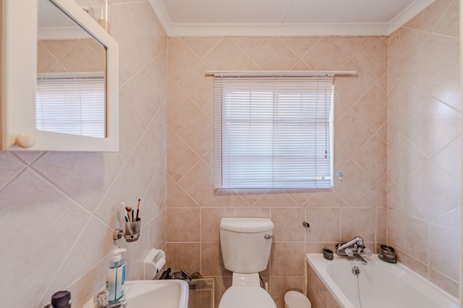 2 Bedroom Property for Sale in Elardus Park Gauteng