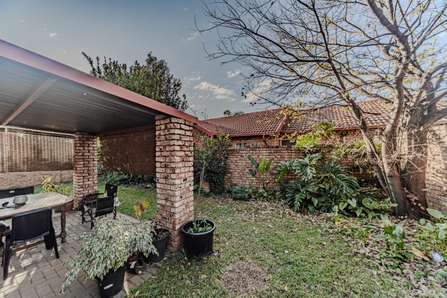 2 Bedroom Property for Sale in Elardus Park Gauteng