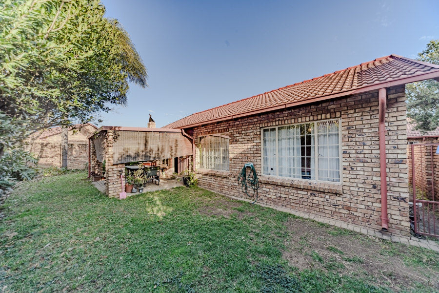 2 Bedroom Property for Sale in Elardus Park Gauteng