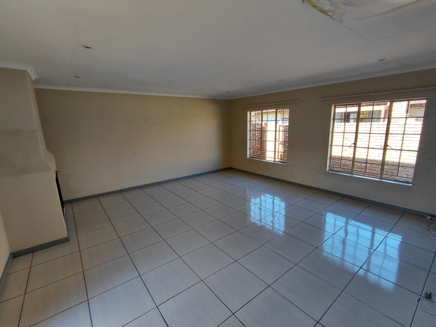 2 Bedroom Property for Sale in Elardus Park Gauteng