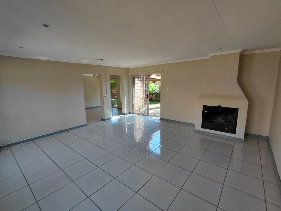2 Bedroom Property for Sale in Elardus Park Gauteng