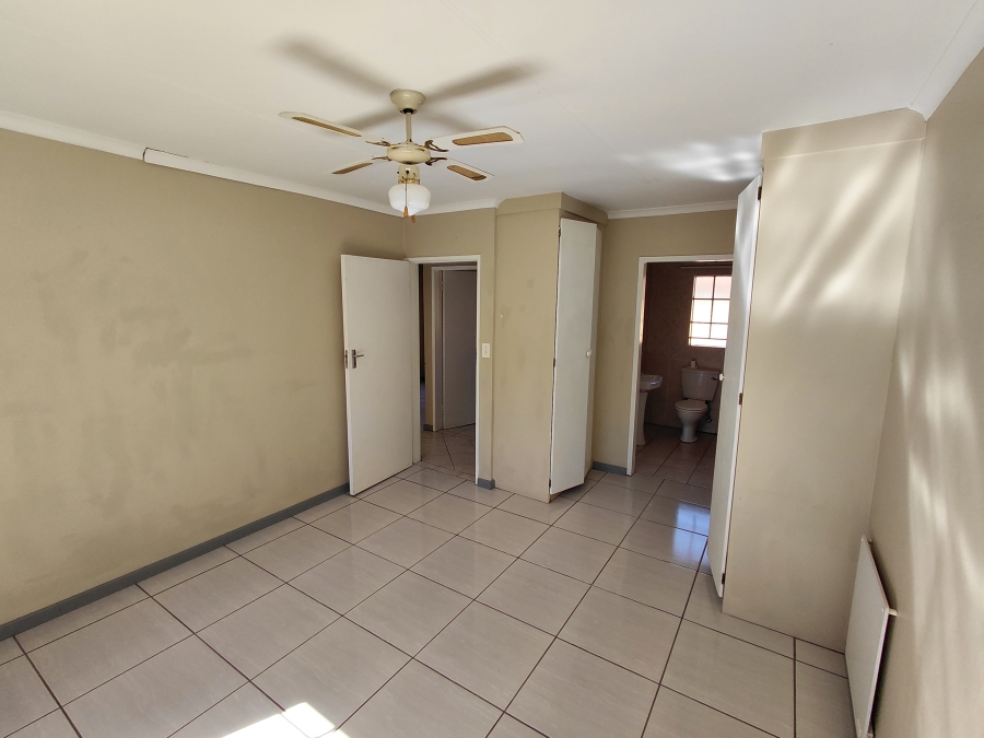 2 Bedroom Property for Sale in Elardus Park Gauteng