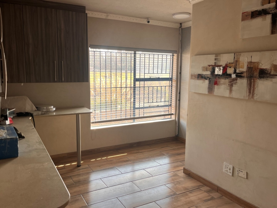 To Let Commercial Property for Rent in Morehill Gauteng