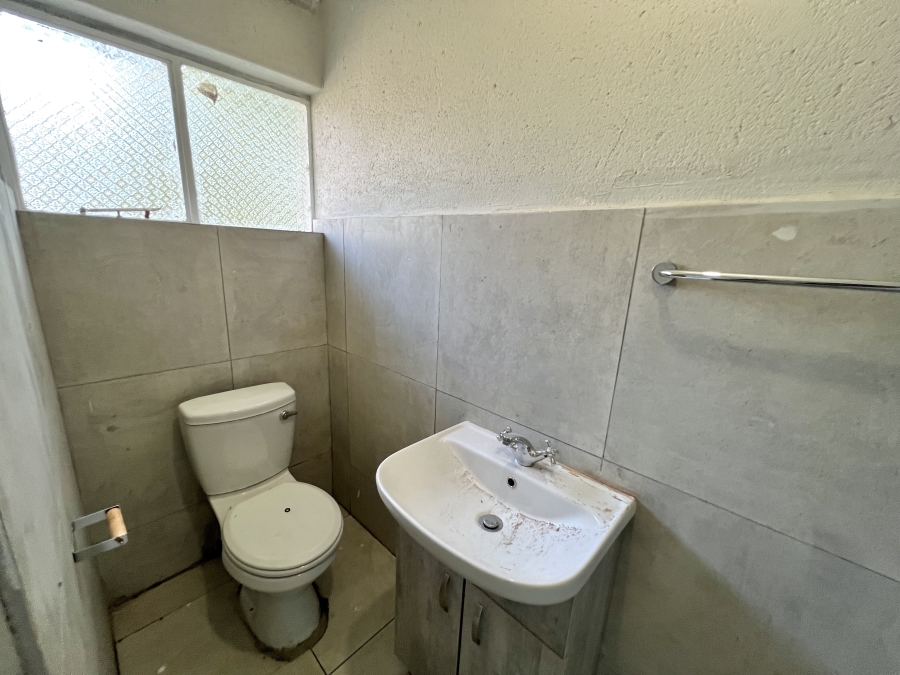 To Let 3 Bedroom Property for Rent in Vorna Valley Gauteng
