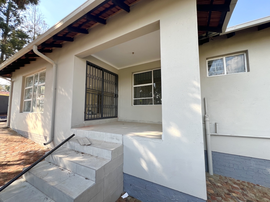 To Let 3 Bedroom Property for Rent in Vorna Valley Gauteng