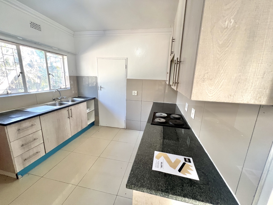 To Let 3 Bedroom Property for Rent in Vorna Valley Gauteng