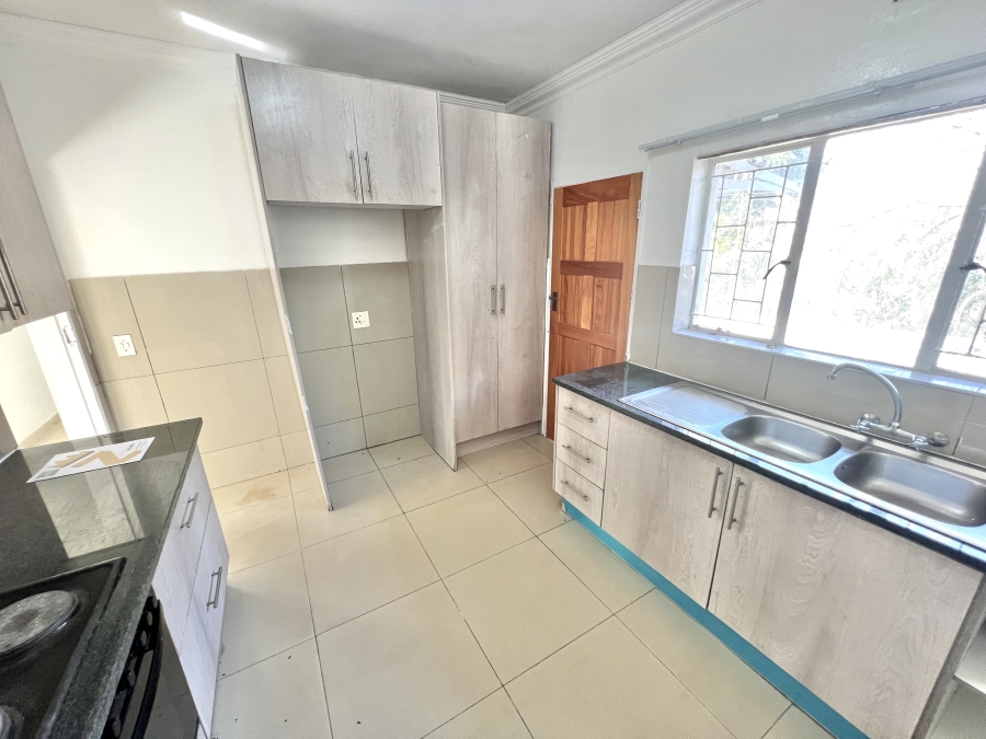 To Let 3 Bedroom Property for Rent in Vorna Valley Gauteng