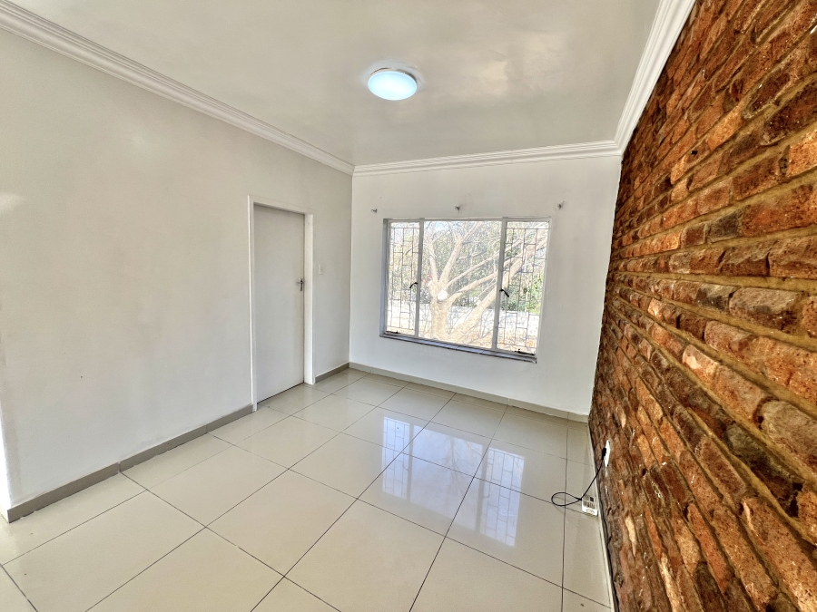 To Let 3 Bedroom Property for Rent in Vorna Valley Gauteng
