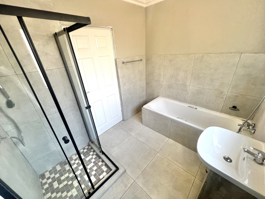 To Let 3 Bedroom Property for Rent in Vorna Valley Gauteng