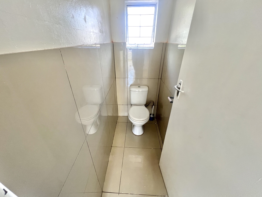 To Let 3 Bedroom Property for Rent in Vorna Valley Gauteng
