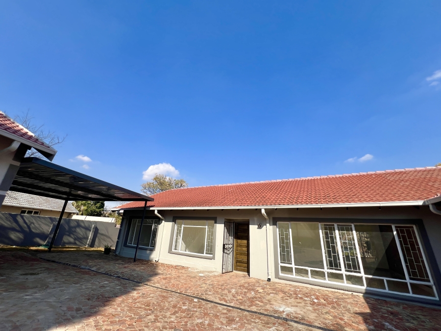 To Let 3 Bedroom Property for Rent in Vorna Valley Gauteng