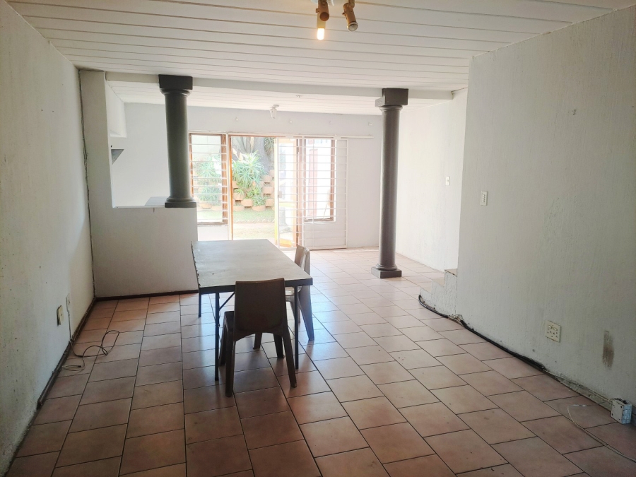 To Let 2 Bedroom Property for Rent in Kew Gauteng