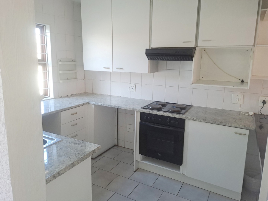 To Let 2 Bedroom Property for Rent in Kew Gauteng