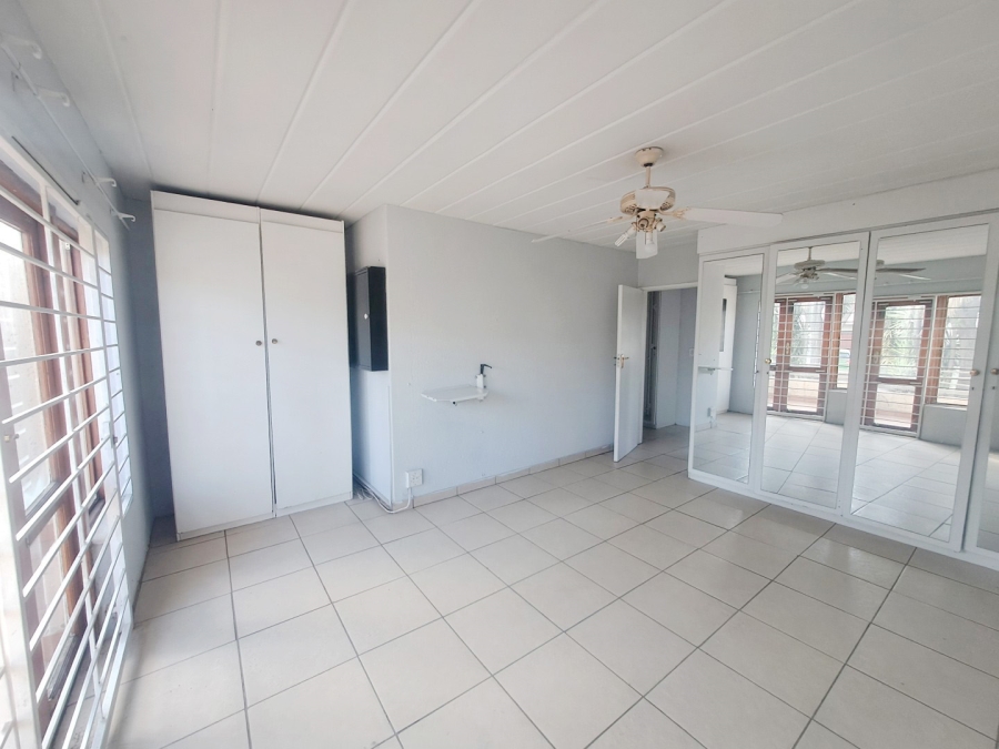 To Let 2 Bedroom Property for Rent in Kew Gauteng