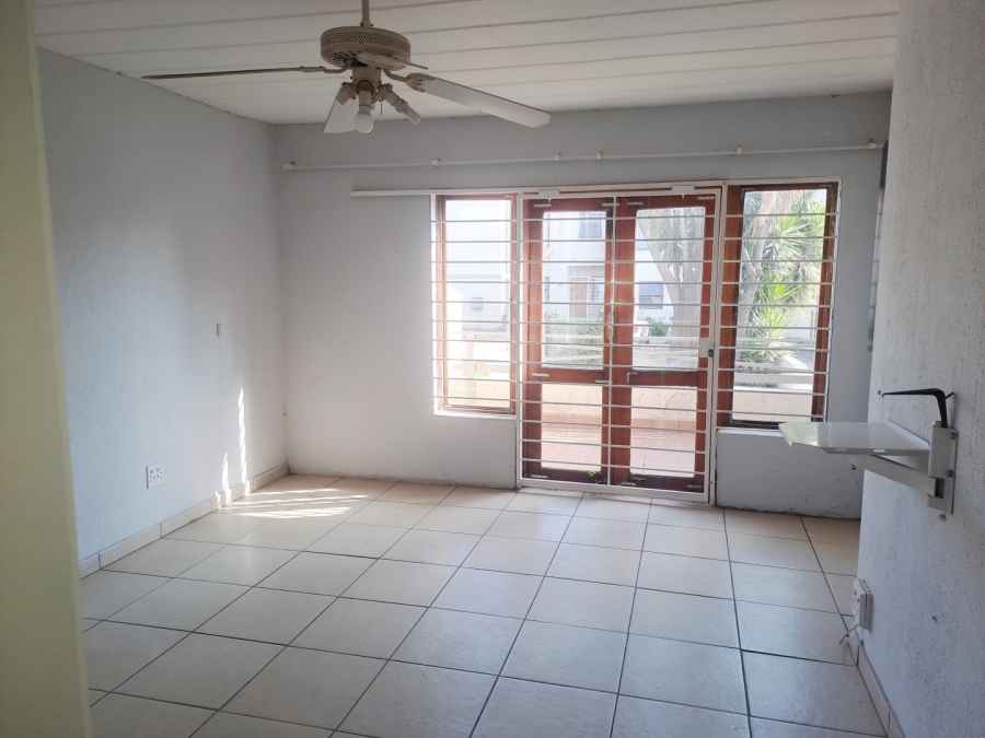To Let 2 Bedroom Property for Rent in Kew Gauteng