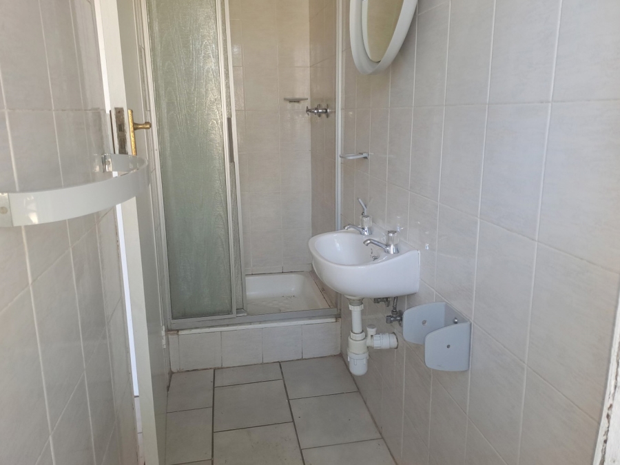 To Let 2 Bedroom Property for Rent in Kew Gauteng