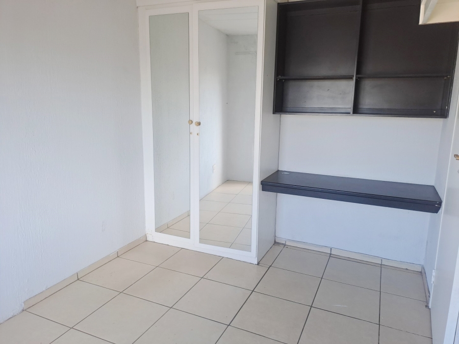 To Let 2 Bedroom Property for Rent in Kew Gauteng