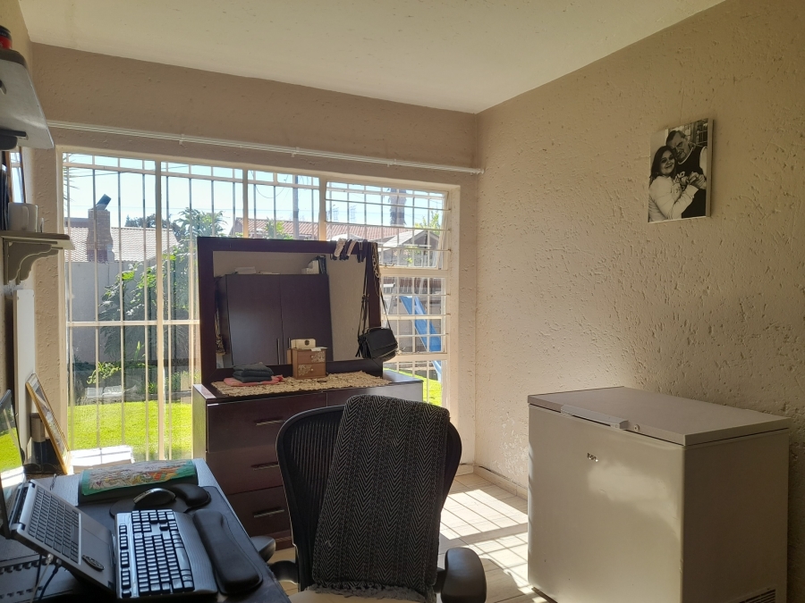 3 Bedroom Property for Sale in Suideroord Gauteng